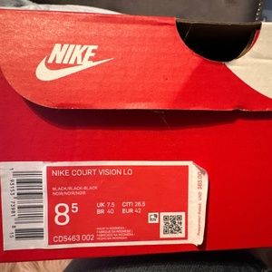 NIKE COURT VISION LOW